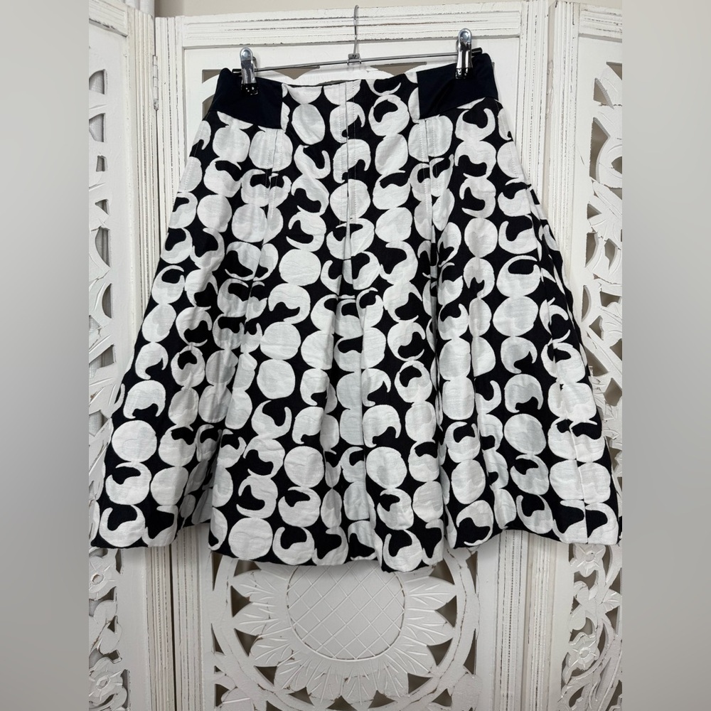 Akris Punto Black & White Full A-line Skirt